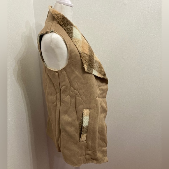 NWOT Glitzy Girlz Tan & Brown Open Front Sherpa Vest Size Small - Picture 4 of 13